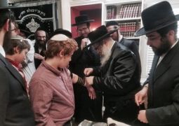 ימות המשיח: חסידות 'סאטמר' נגד המתקפה ההזויה על חסידות חב''ד ברשתות בארה''ב: "כולנו חב"ד"